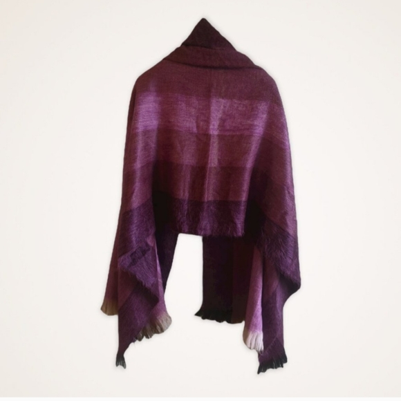 Soft purple shawl / scarf - Picture 2 of 4